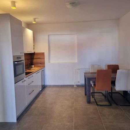 Apartment Mate Sukosan Bagian luar foto