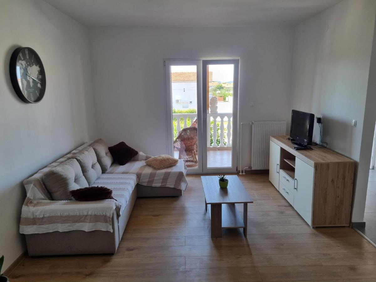 Apartment Mate Sukosan Bagian luar foto
