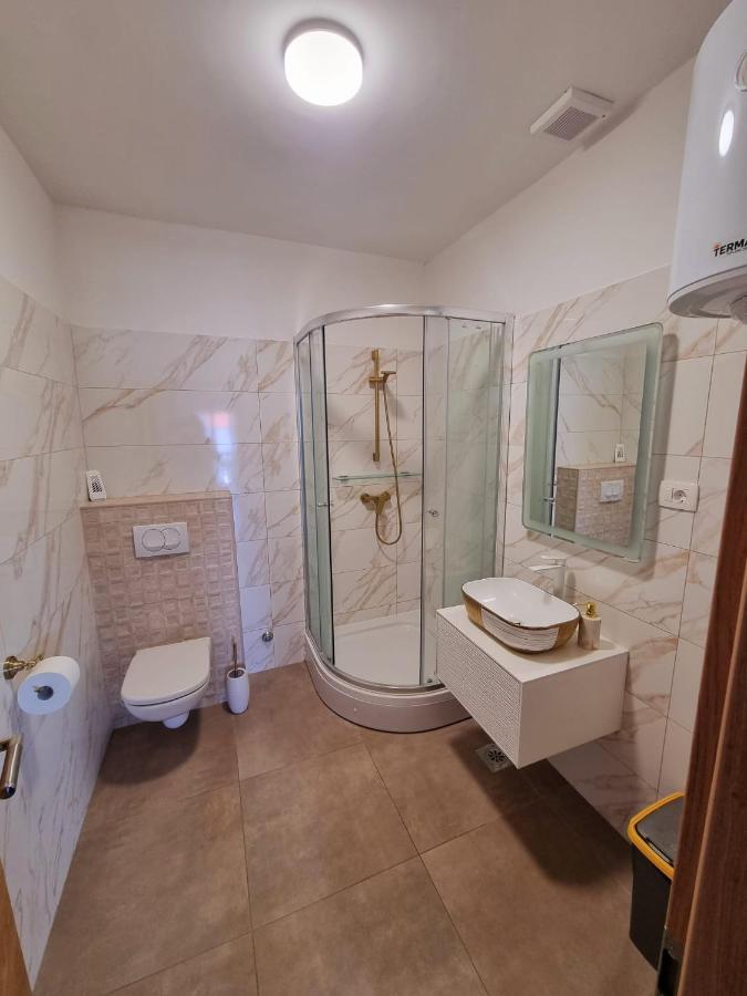 Apartment Mate Sukosan Bagian luar foto